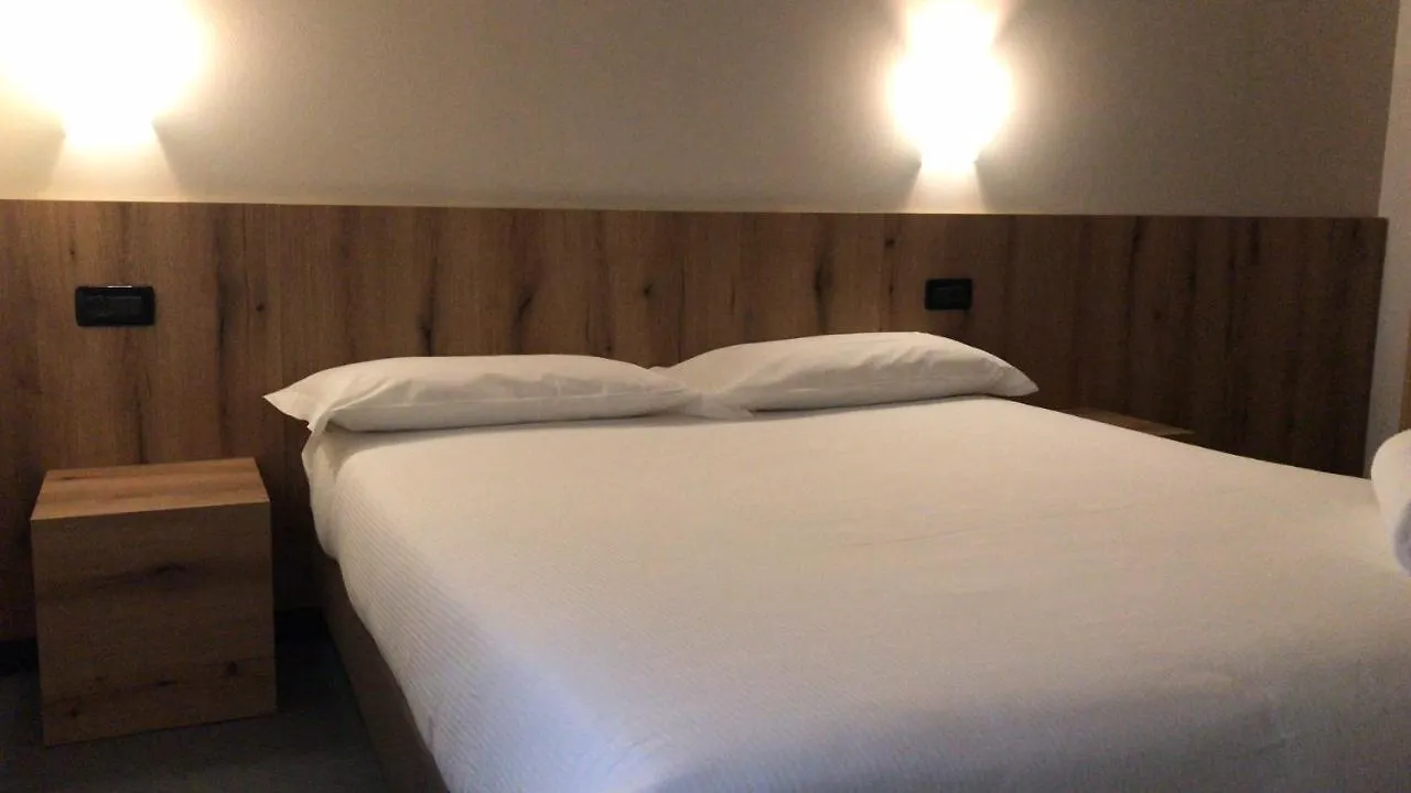 Hotel Doria Ostiglia 3*,  Italy